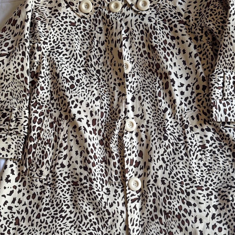 Women's Forever 21 Leopard Print Button-Up Coat - Picture 2 of 9